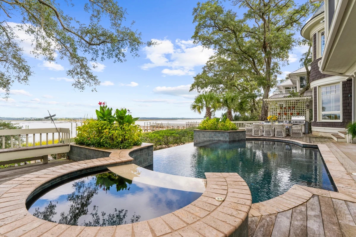 Welcome to relaxing hot tub escapes in Johns Island