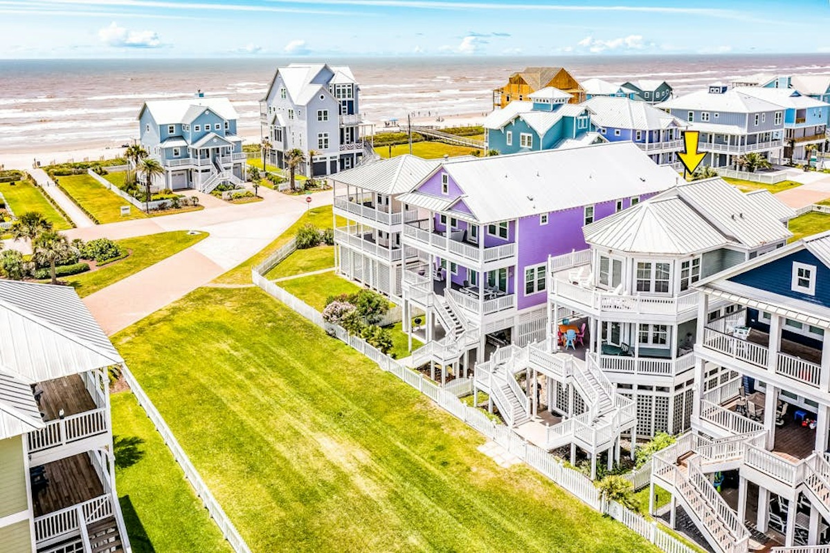 Welcome to your large group retreat in Galveston
