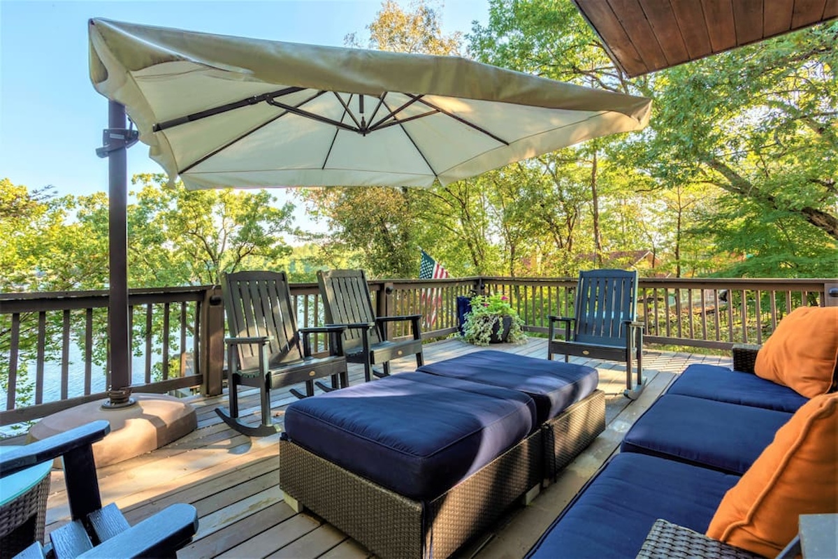 Welcome to relaxing hot tub escapes in Arkansas
