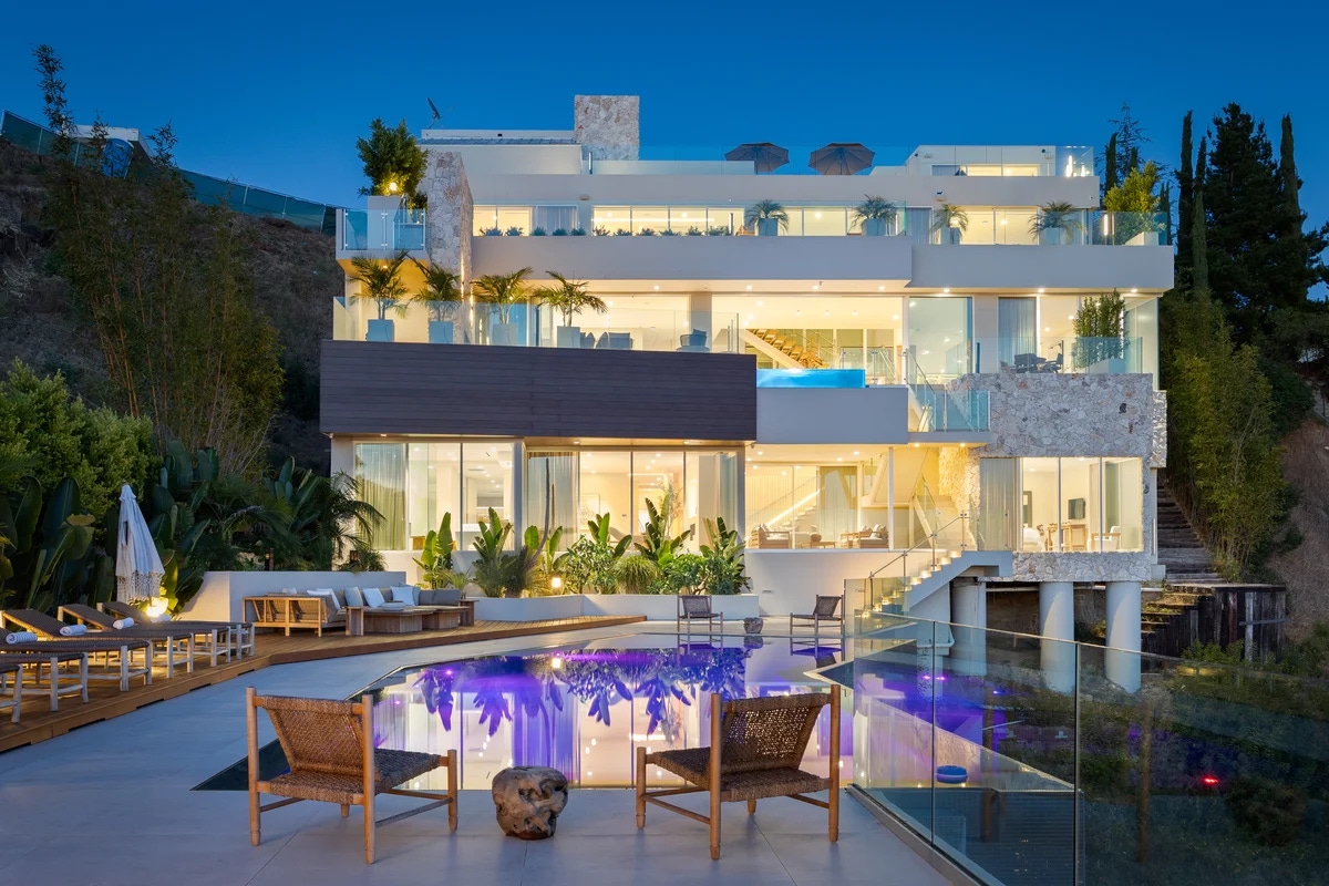 Discover more large groups activities in Bel Air, Los Angeles