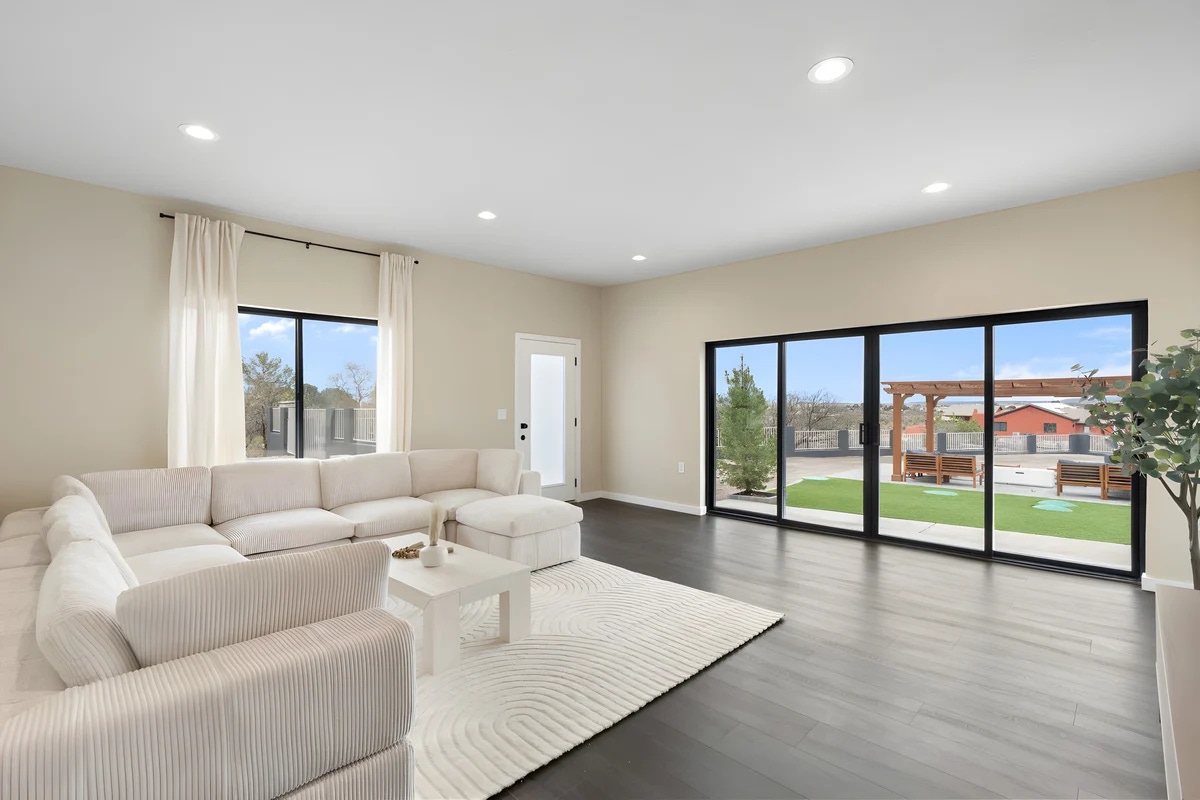 Discover more of Cottonwood