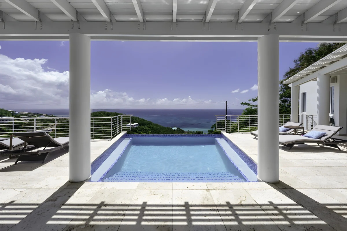 Welcome to your large group retreat in Charlotte Amalie