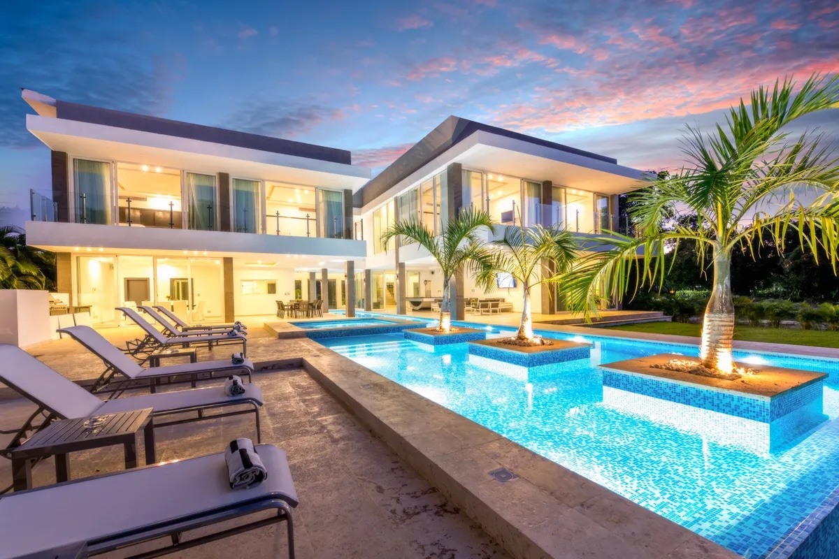 Welcome to relaxing hot tub escapes in DO