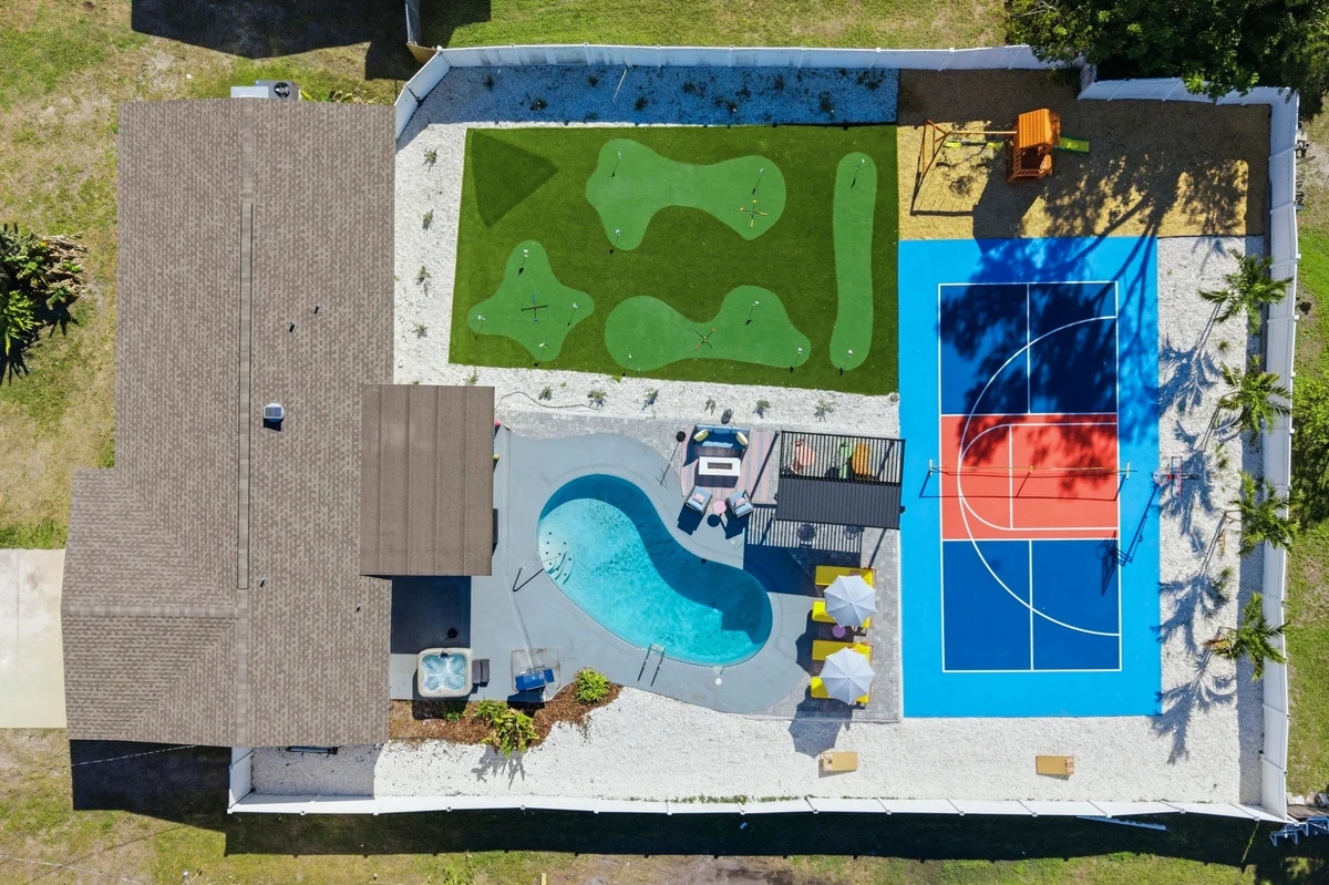 Welcome to your large group retreat in Bradenton