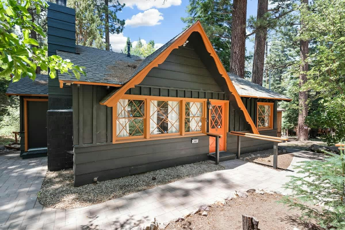 Welcome to pet-friendly Big Bear City