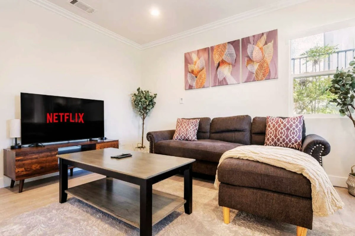 Discover more pet-friendly spots in Burbank