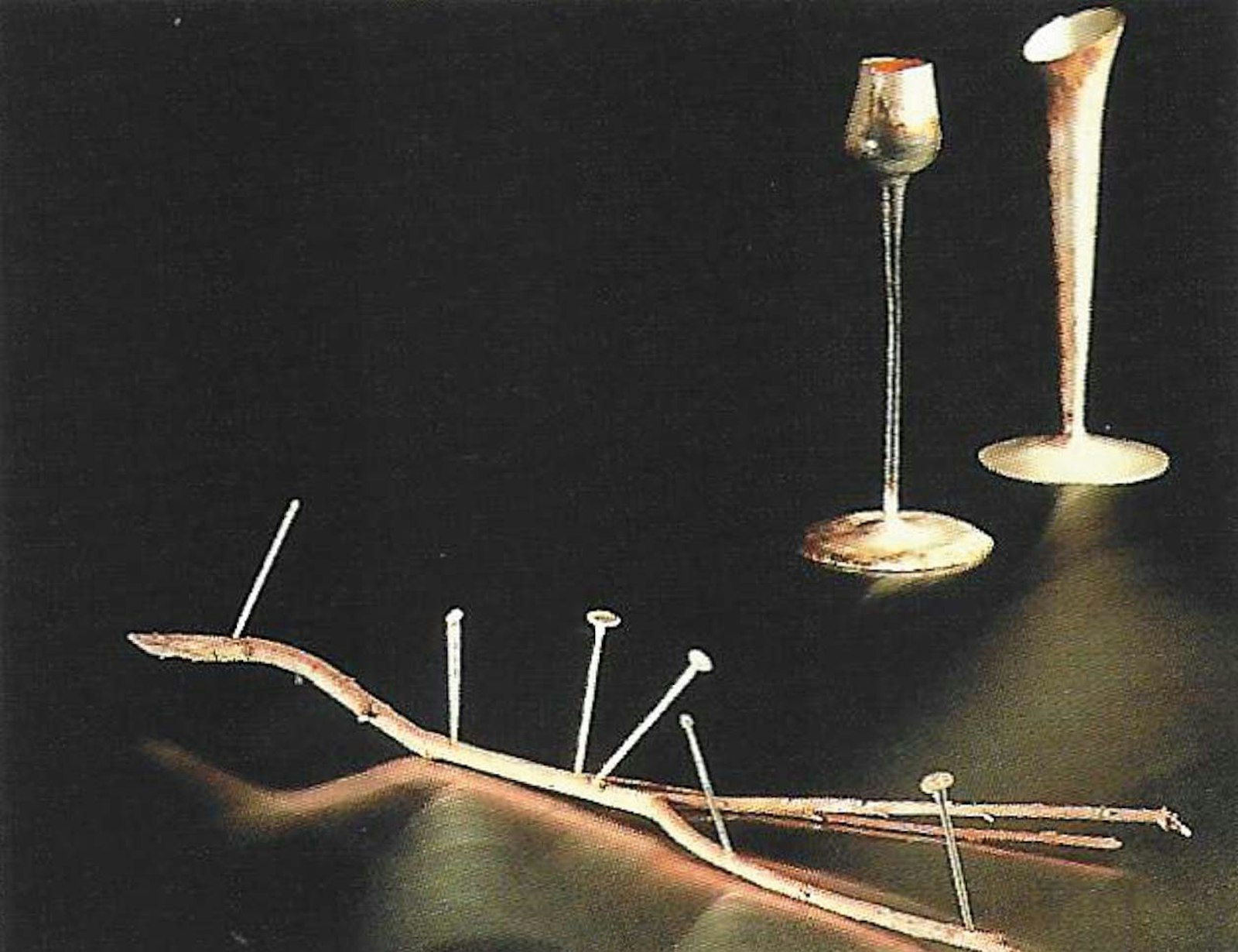 Tandenstokers en bijpassende bekers, zilver en goud, 1993. © Jan Van Deuren