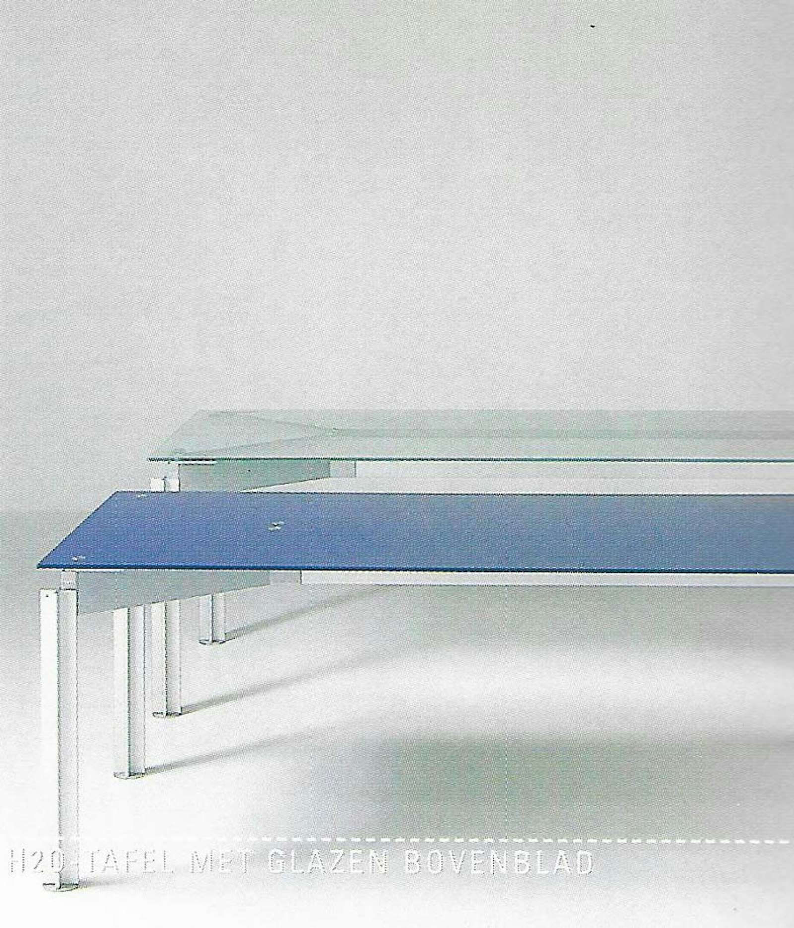 'H20'-tafel met glazen bovenblad