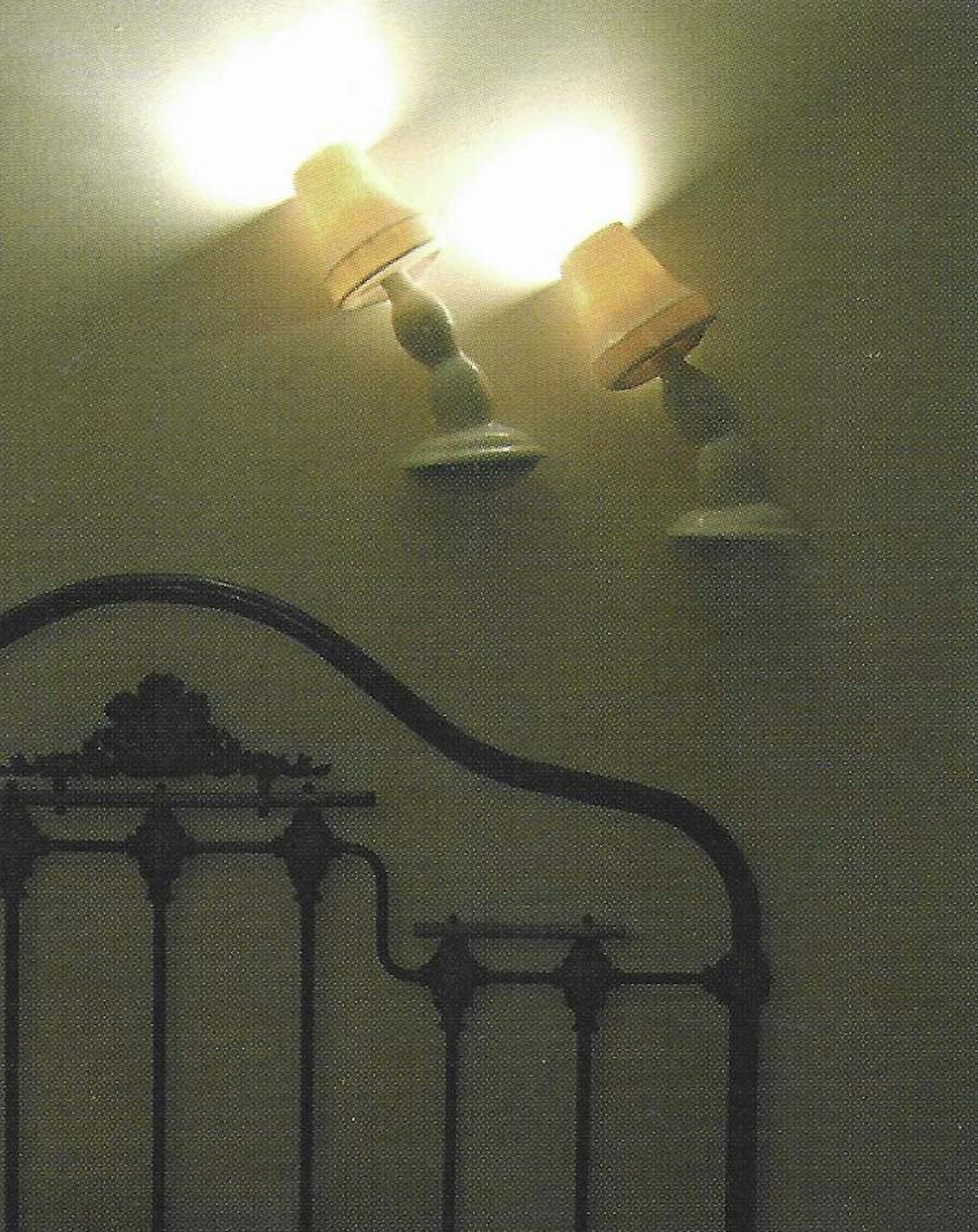 'Parfait Composé', table and wall lamp, Hugo Meert © Steven Van Leeuw