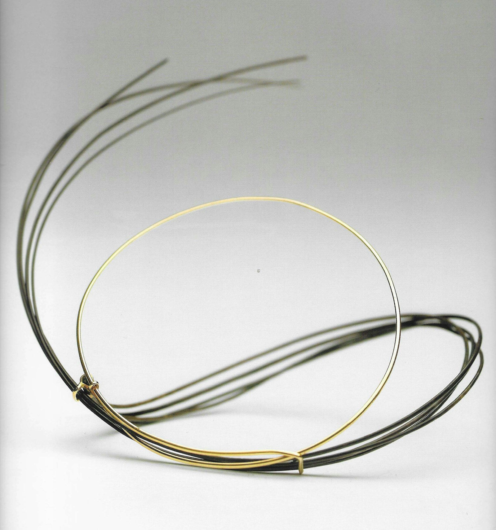 Armband, 1983, goud en olifantenhaar