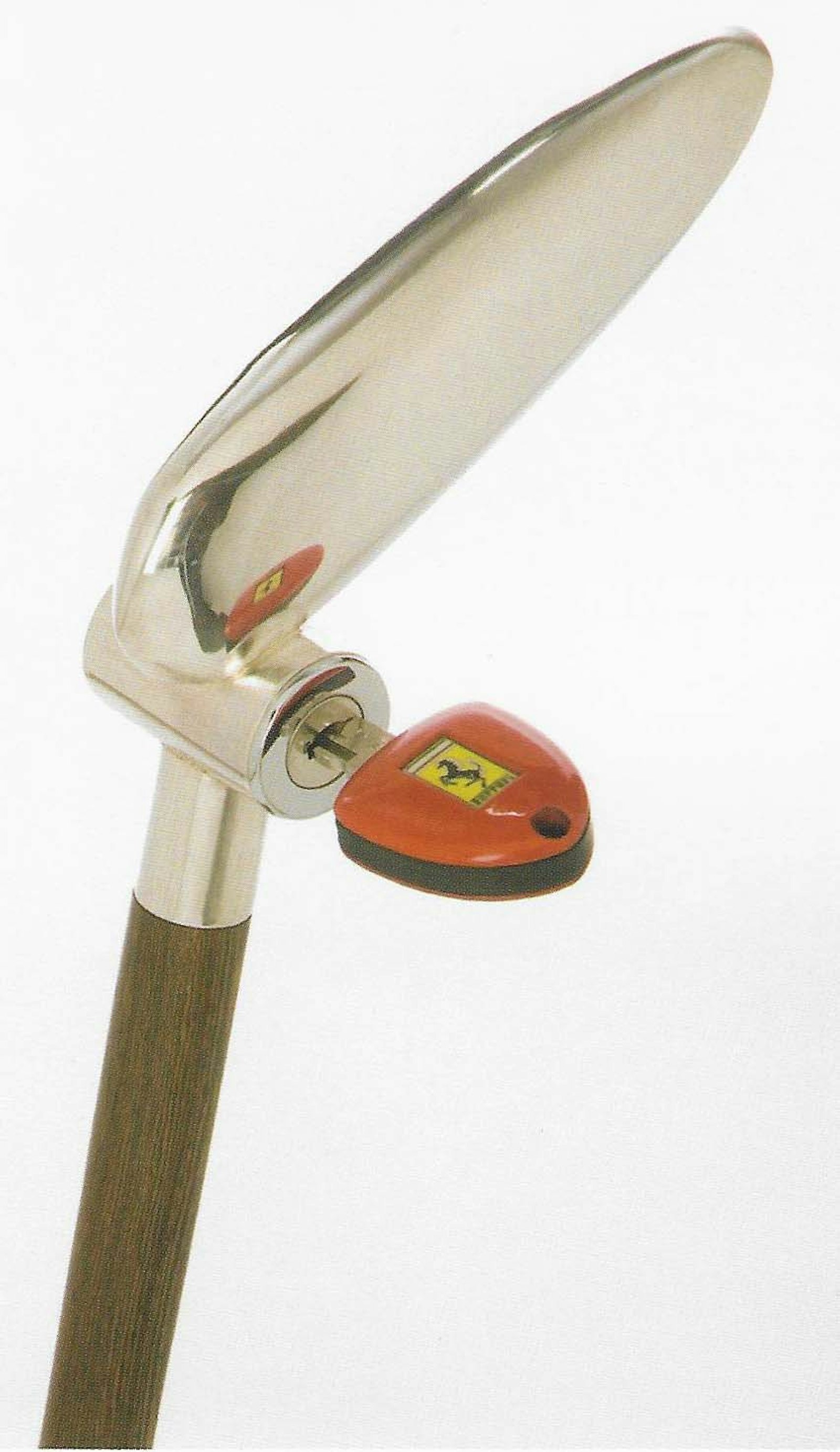 Wert-Zeichen, 2007, wandelstok, zilver, hout en ingebouwde Ferrari sleutel