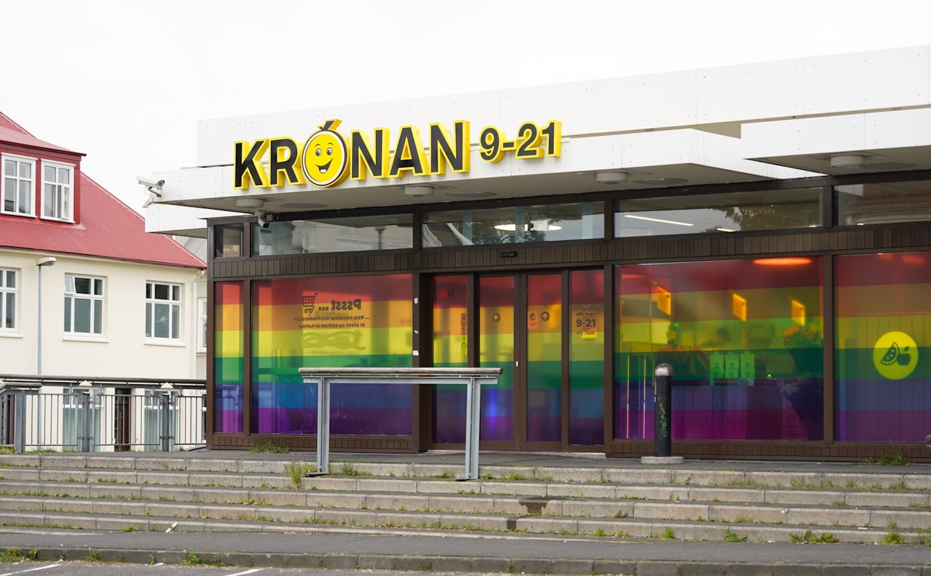 Við óskum viðskiptavinum okkar hamingjuríkra Hinsegin daga!