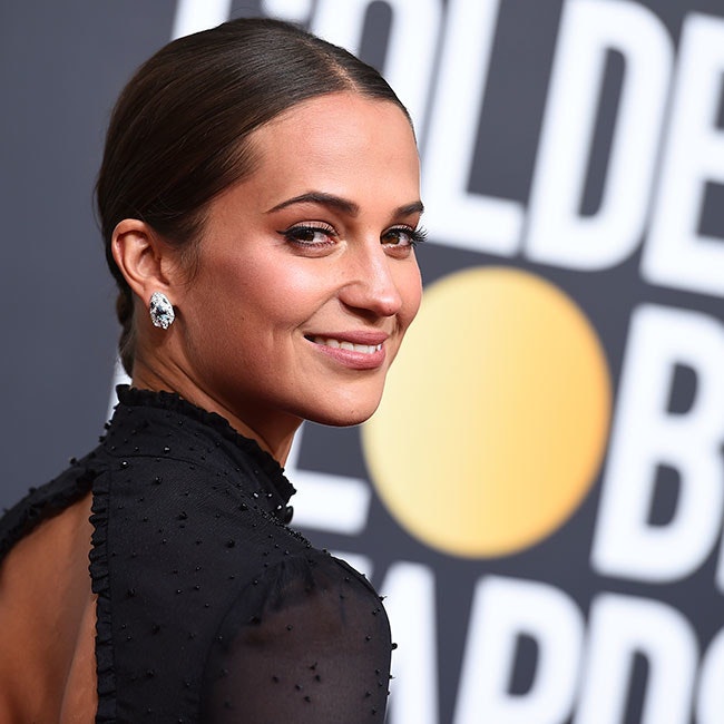 Inspírate en los looks de Alicia Vikander para tus cenas románticas Inspírate en los looks de Alicia Vikander para tus cenas románticas