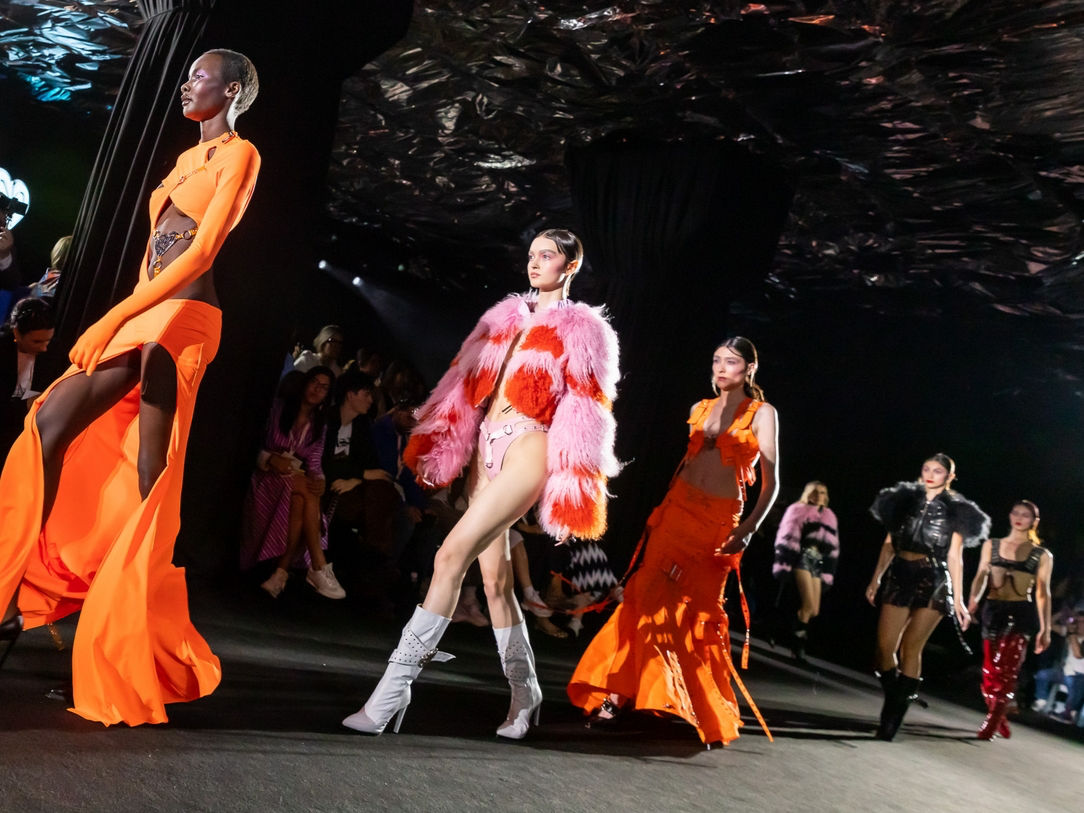 080 Barcelona Fashion el talento joven arrasa en las pasarelas