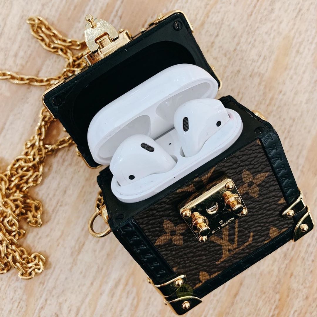 Apple Airpods case by Louis Vuitton - L'Officiel Ul