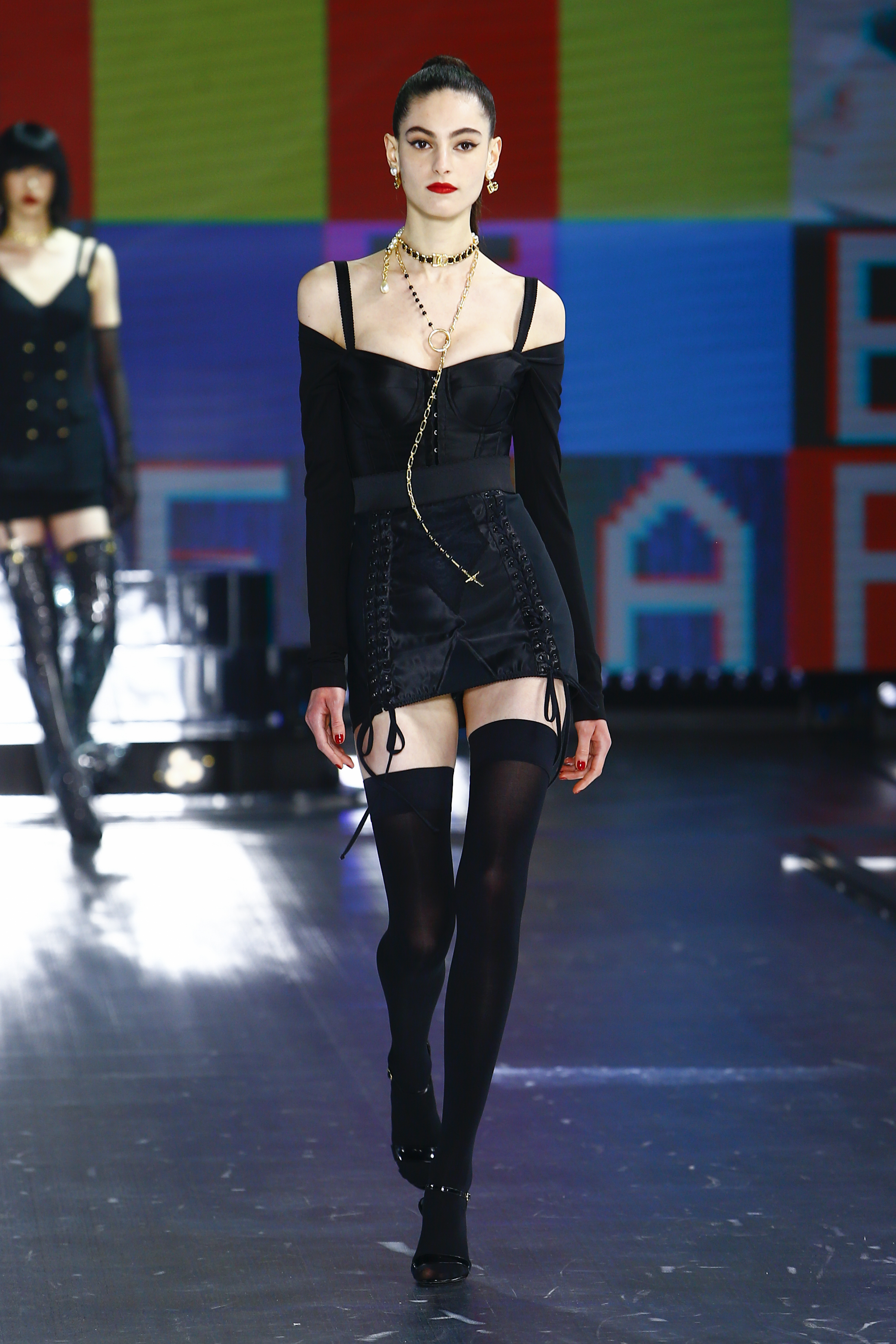 dolce and gabbana 90s runway