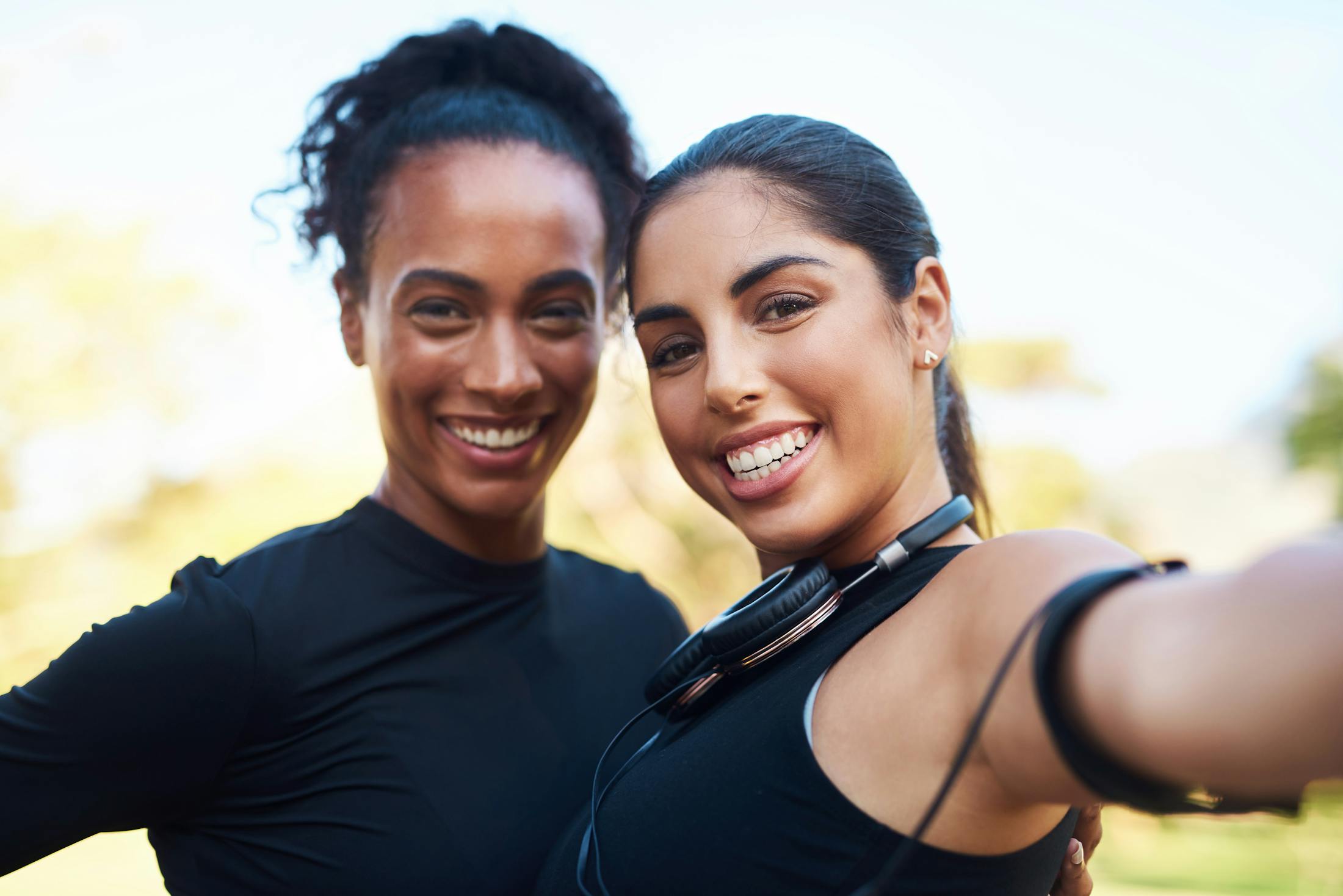 two friends working out together
