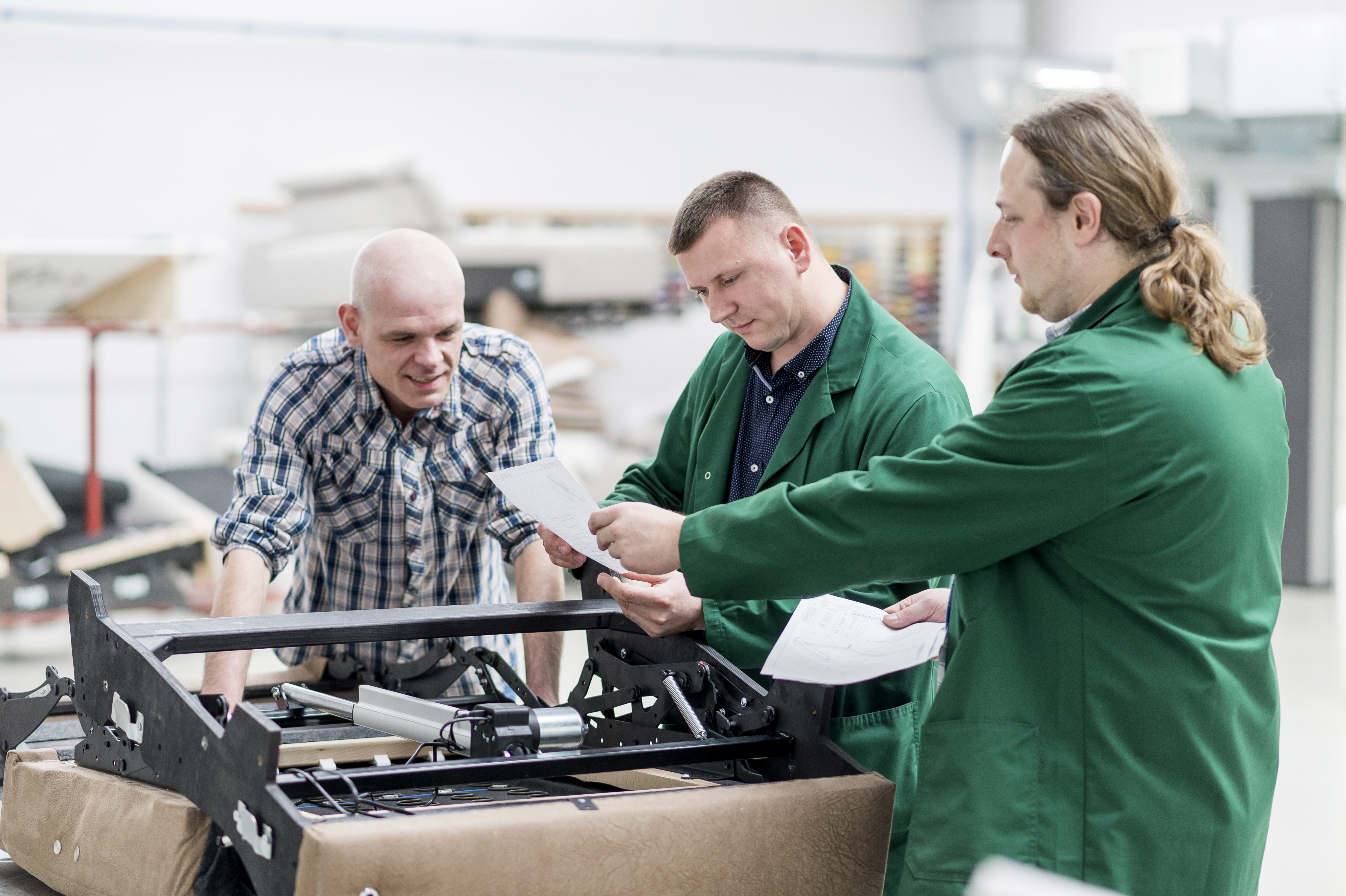 POLIPOL employees work with paper-based documentation