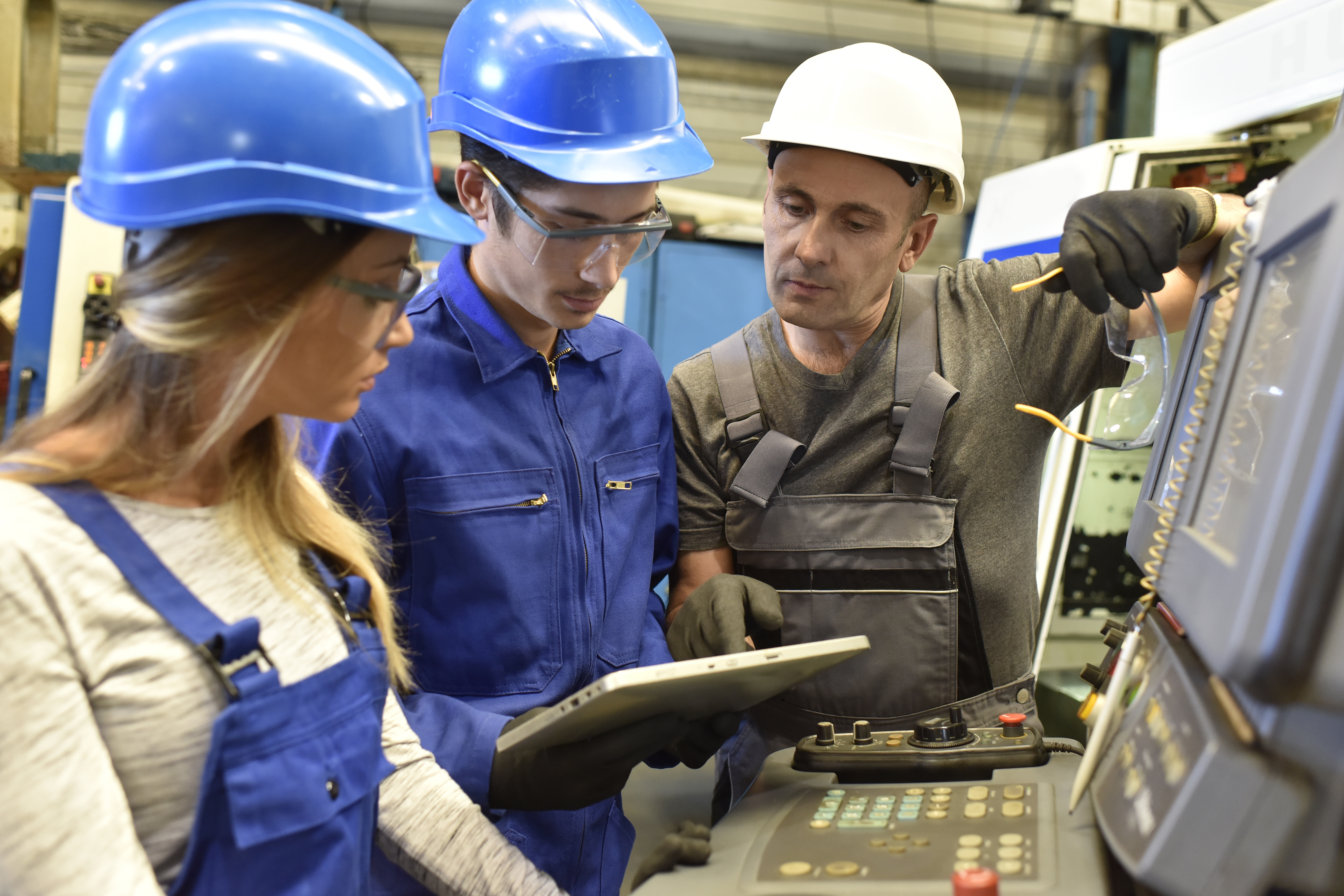 Study on Connected Work in the Manufacturing Industry