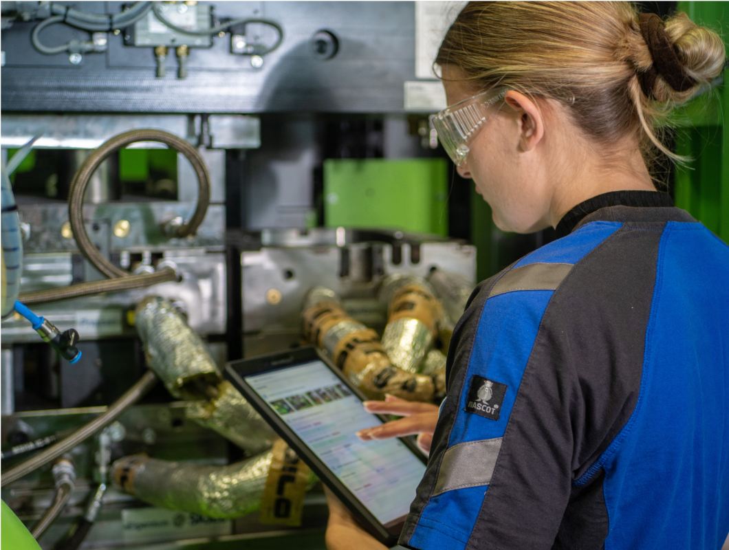 Digital maintenance instructions for higher OEE
