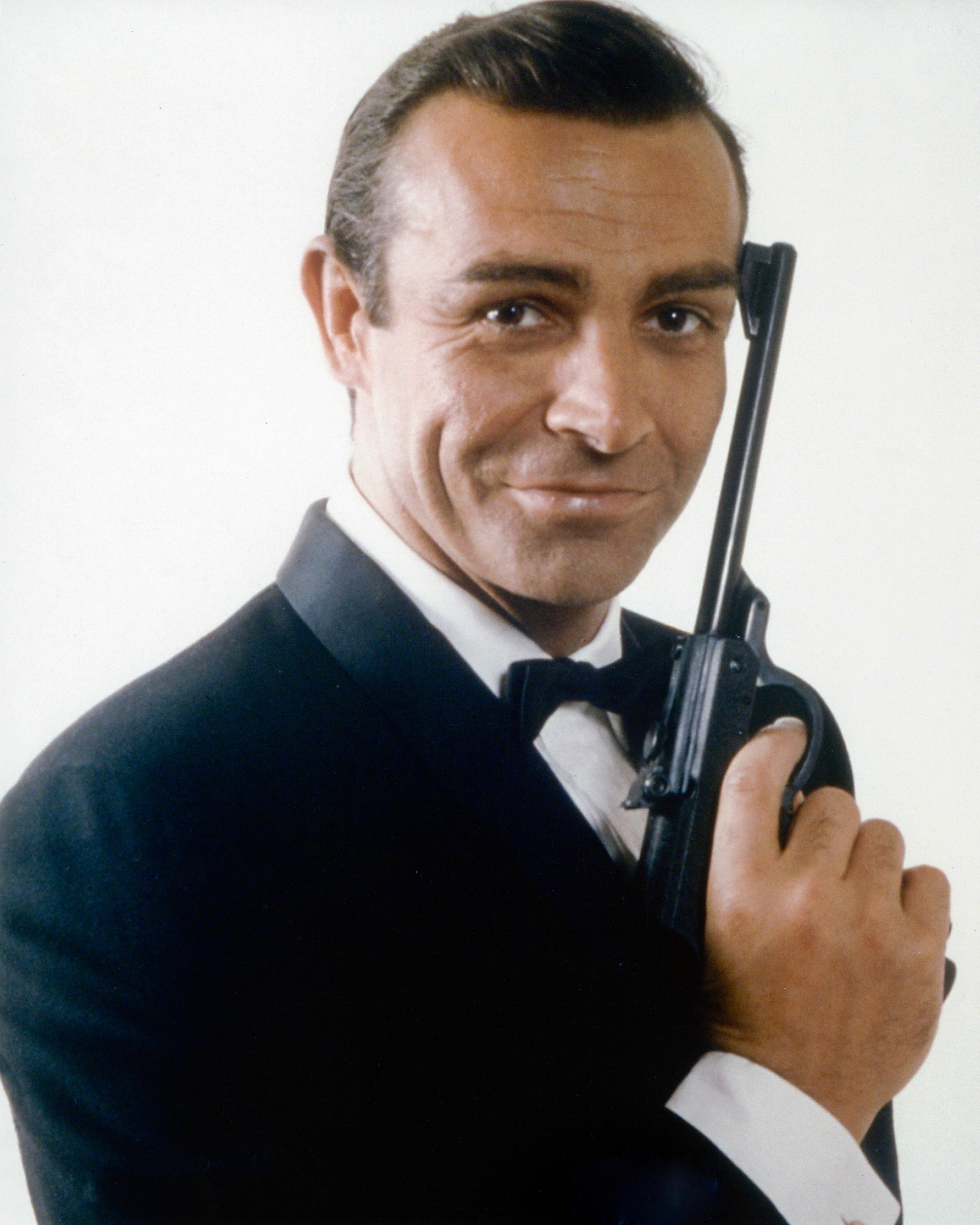 Remembering Sean Connery, The First-Ever James Bond | L'Officiel