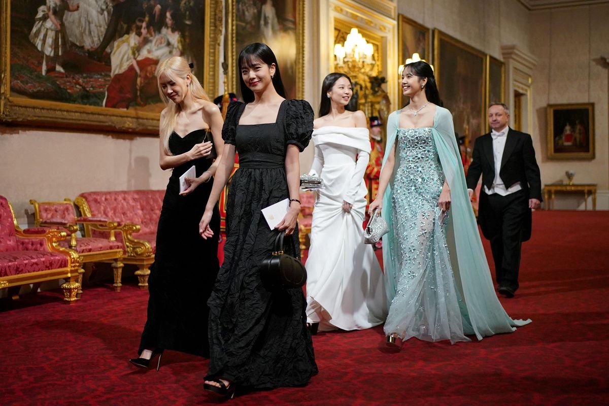 All The Details of What Blackpink Wore to the Buckingham Palace
