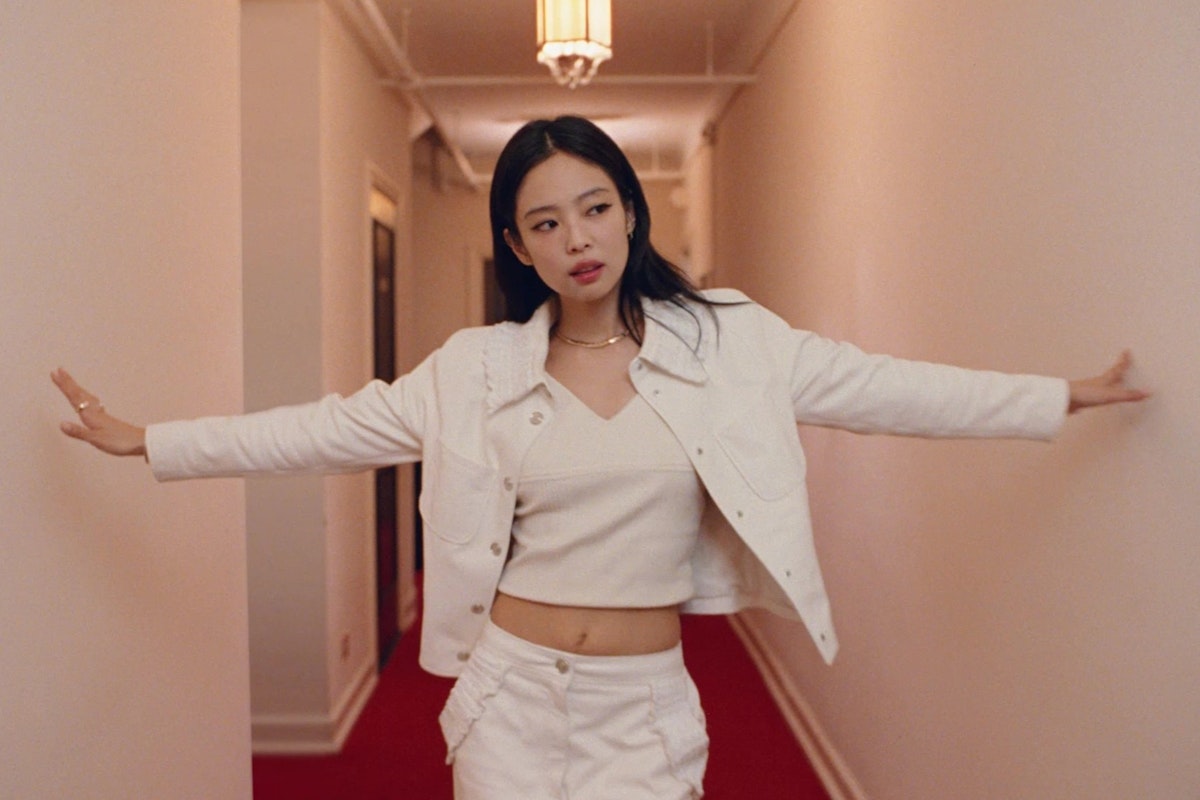 Jennie Returns as the Face of Chanel Coco Crush in a Playful New Campaign