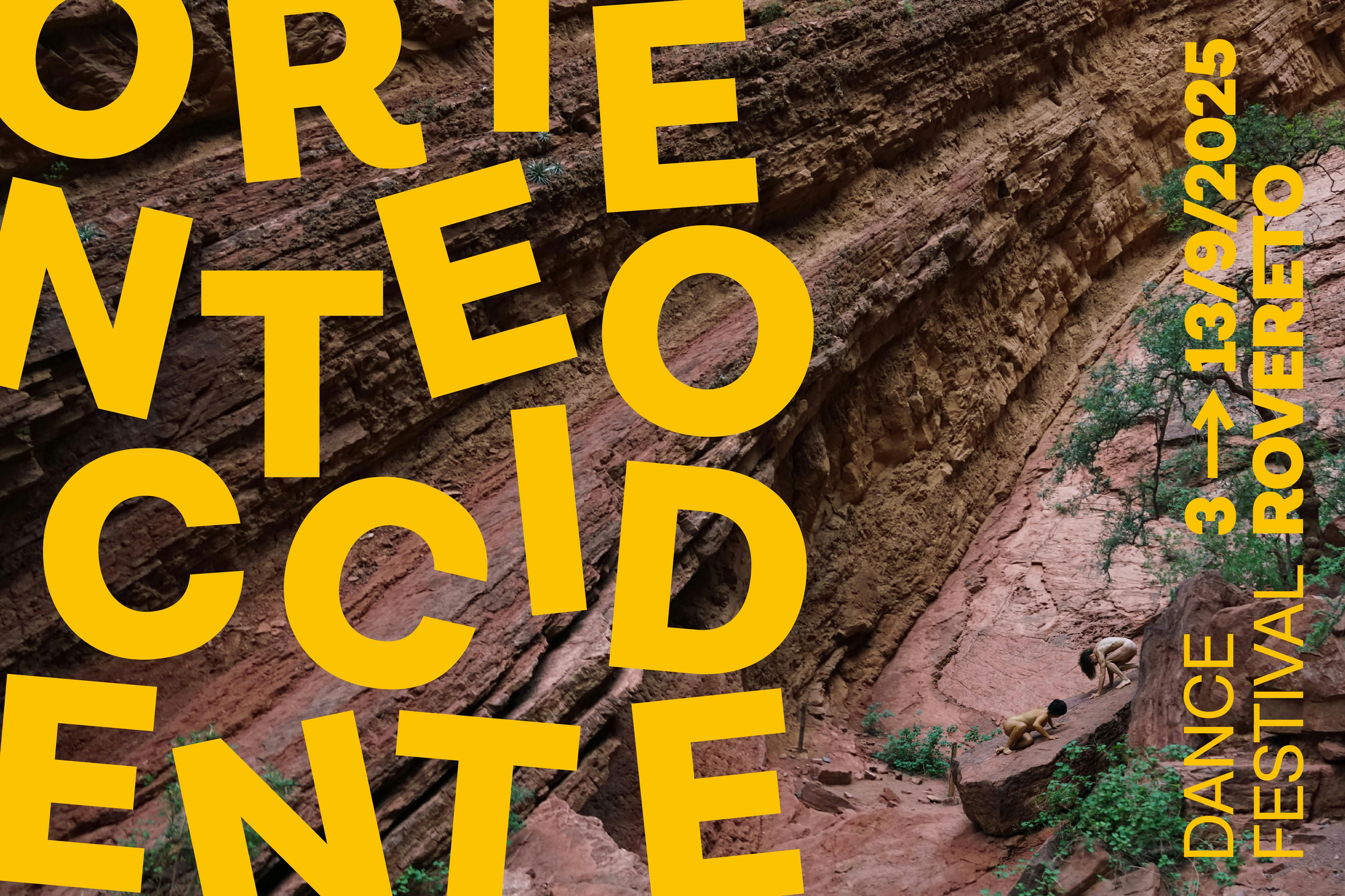 Un fotografia di sfondo con due danzatori nudi sulla roccia, sopra è applicata una filigrana con scritto Oriente Occidente in giallo