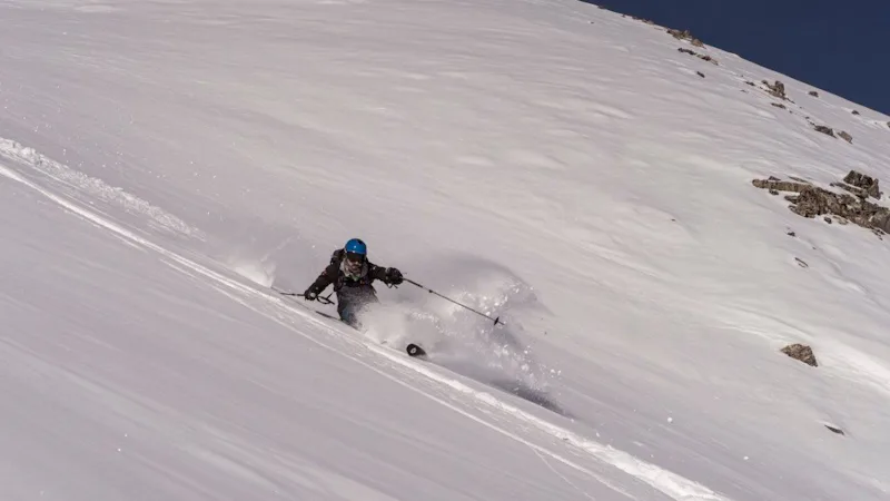 off-piste-skiing-in-gudauri-1
