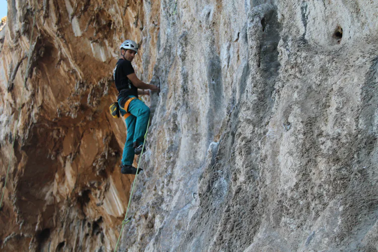 Kalymnos Intermediate- Improve performance climbing4