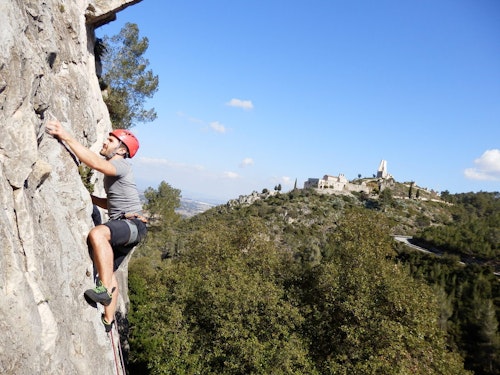 Climbing in Catalonia: half-day course in Berguedà
