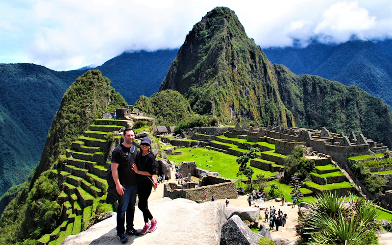 HIKING MACHU PICCHU