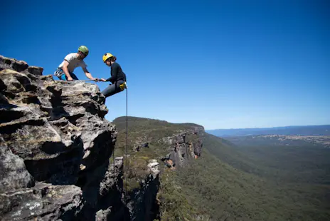 Half-day abseiling in the Blue Mountains National Park