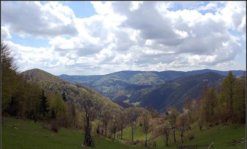 Hiking and sightseeing in the Apuseni Natural Park, Romania