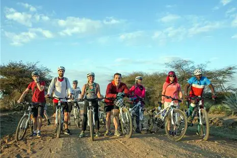 11-day Cycling safari in Africa: Great Rift Valley, Maasai Mara, Kericho tea plantations & Lake Victoria