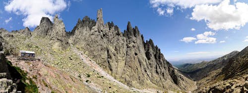Multi-pitch guided rock climbing in Gredos, near Madrid