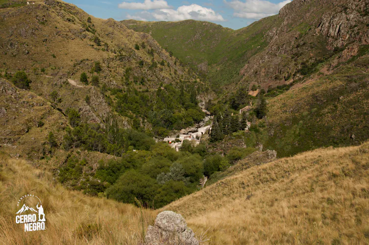 Trekking and rappelling weekend in Pueblo Escondido (Córdoba), near Merlo, San Luis