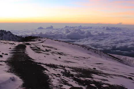 Ascenso al Monte Kilimanjaro en una semana a través de la ruta Marangu en Tanzania
