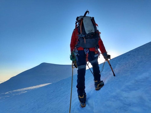 Climb the Pequeño Alpamayo (5,470m) & Illimani (6,462m) in Bolivia, 14-day Itinerary