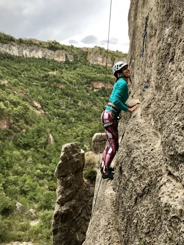 Sport climbing with a guide in Tarragona (Catalonia, Spain)