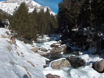 3-day New Year’s snowshoeing tour from the Refugi del Pla de la Font in the Pyrenees