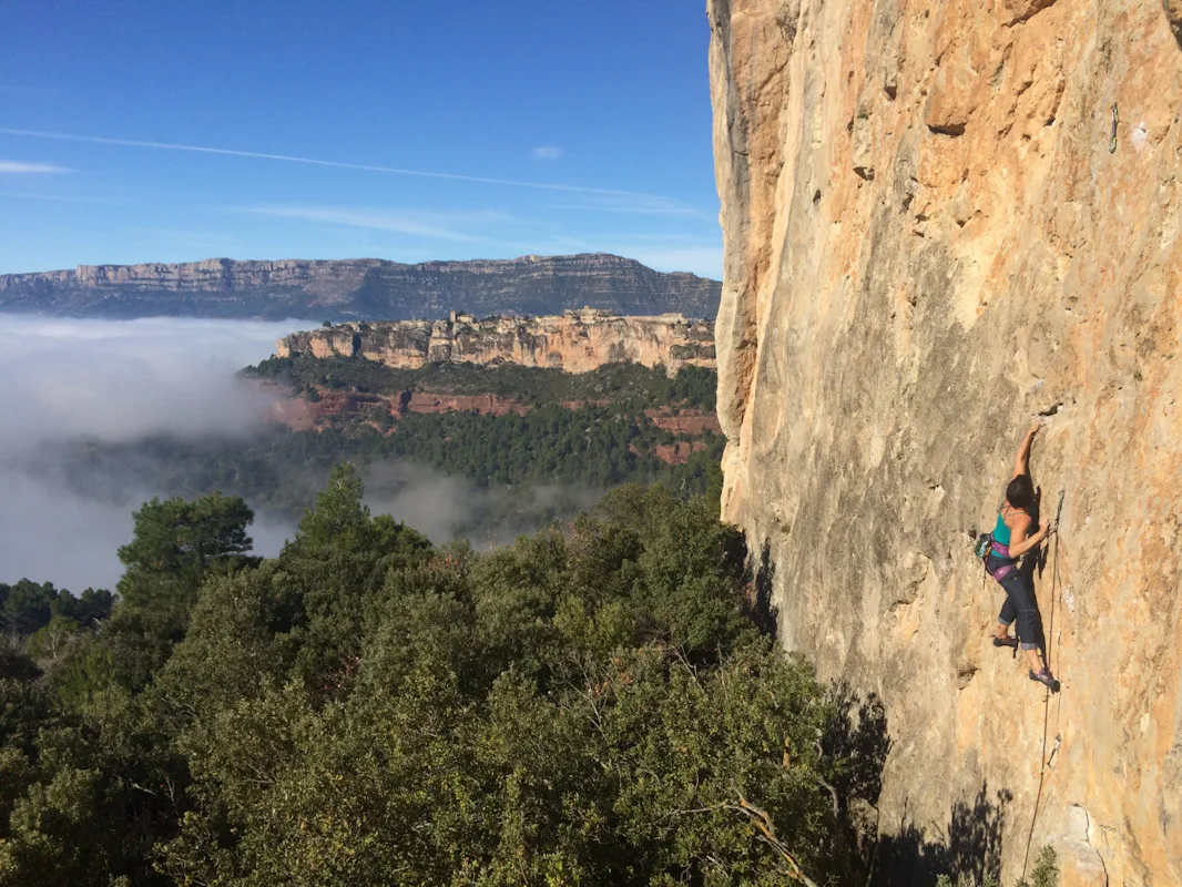 Semana de escalada en roca en Tarragona, España: Margalef, Siurana, Arboli & Montsant | undefined