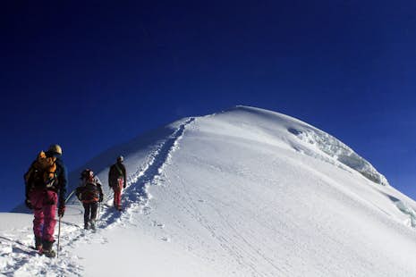 2-day Vallunaraju (5686m) climb near Huaraz, Peru