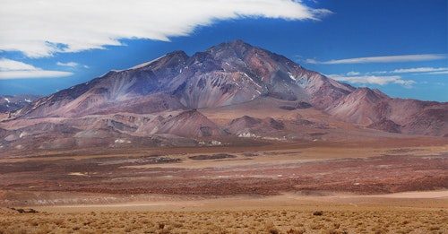 Climb the Socompa volcano (6,051m) on the border of Argentina and Chile, 20 days