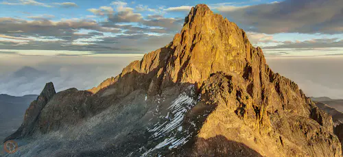 5 jours d'ascension du Mont Kenya jusqu'au Point Lenana, la deuxième plus haute montagne d'Afrique.