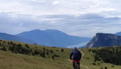 Lago di Toblino mountain bike tour near Lake Garda in northern Italy