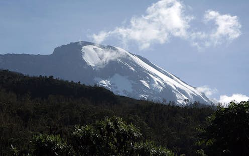 Hiking to the summit of Kilimanjaro in 6 days via the Machame route