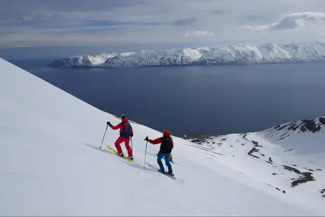 Ski mountaineering week in Romsdalen, Norway: Smorbotnfjell, Kyrkjetaket, Juratinden, Blånebba