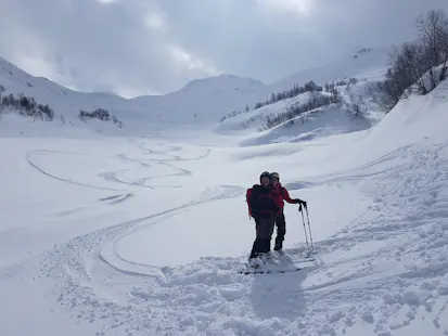 Ski de randonnée à Svaneti, Géorgie (Caucase) : Tetnuldi, lacs Koruldi, glacier Chalaadi, Ushguli.