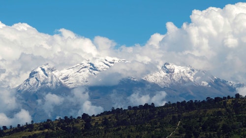 2-day Summit on the Iztaccihuatl volcano (5,230m) in Mexico with acclimatization